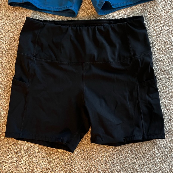 Women’s Workout Athletic Spandex with Pockets 2 Pack Blue & Black - Picture 3 of 9